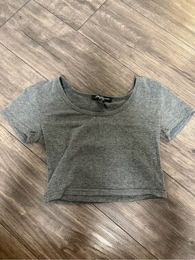 Streetwear Society Gray Short Sleeve Crop Top